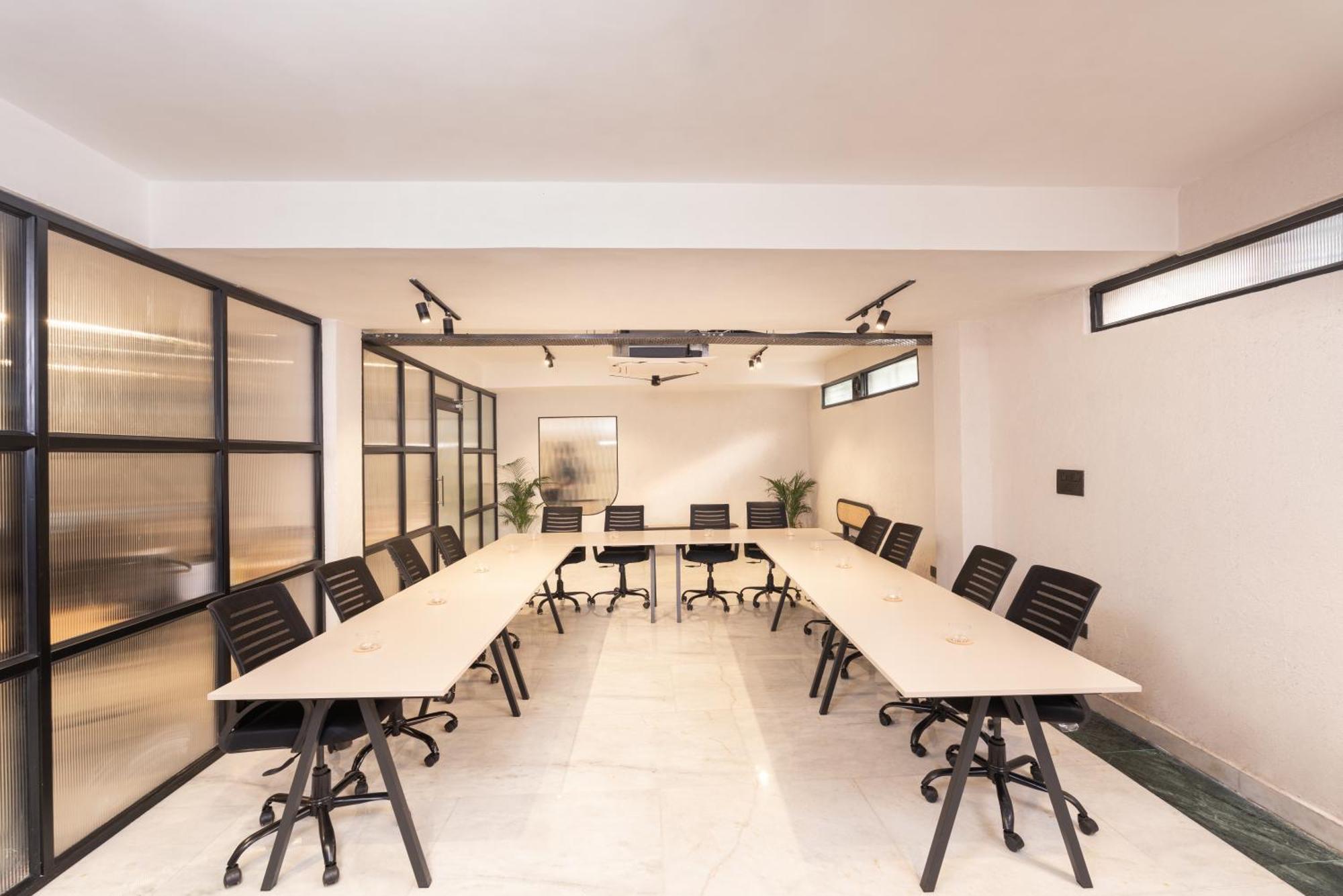Minimalist One Hauz Khas Village New Delhi Exterior photo