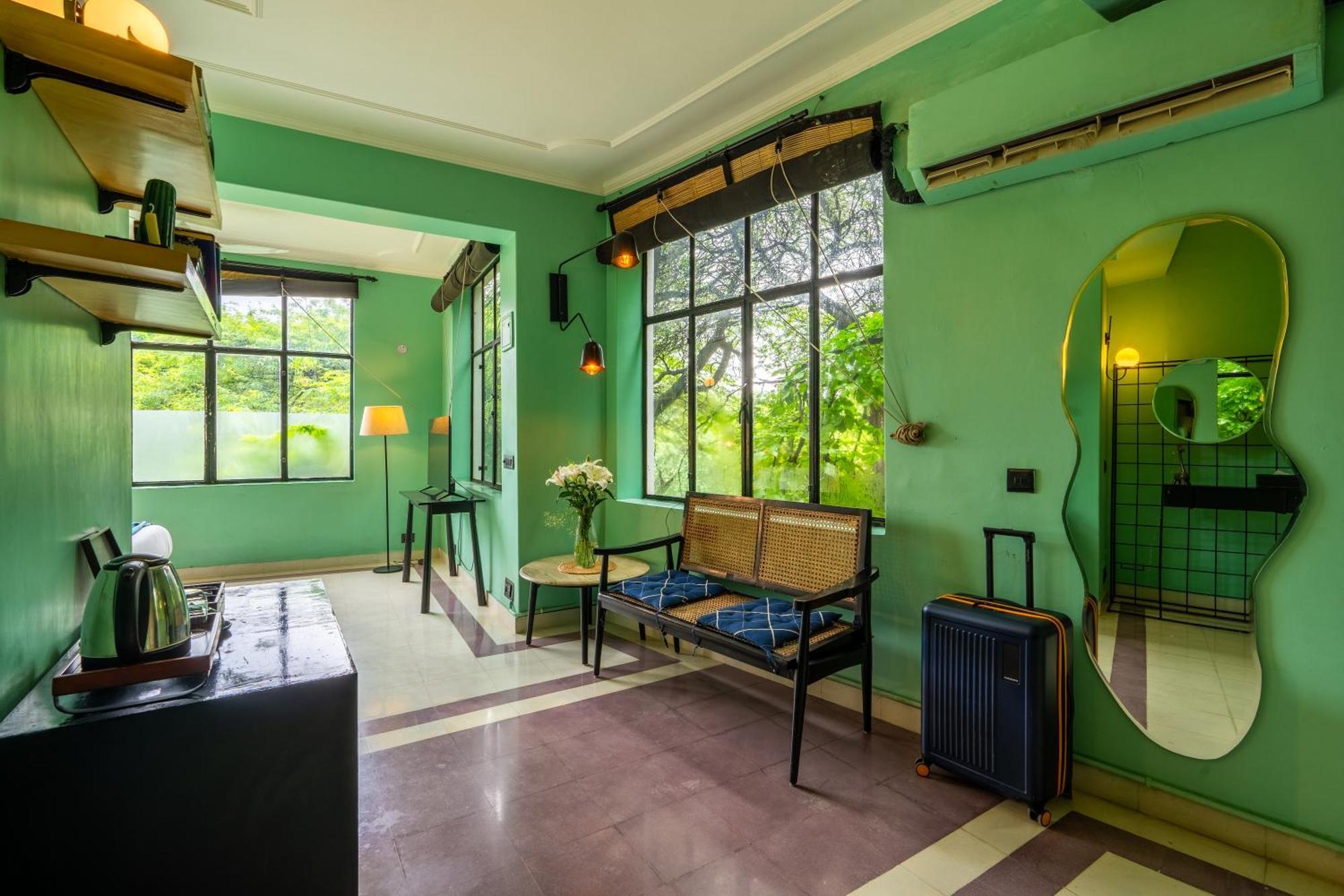 Minimalist One Hauz Khas Village New Delhi Exterior photo